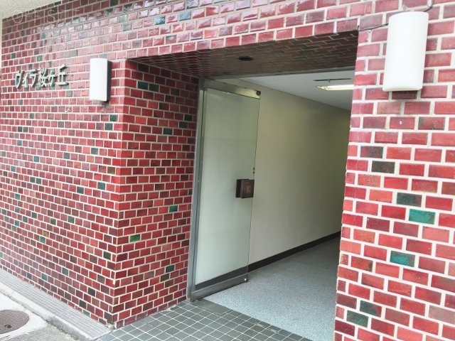 ヴィラ桜丘ビル エントランス