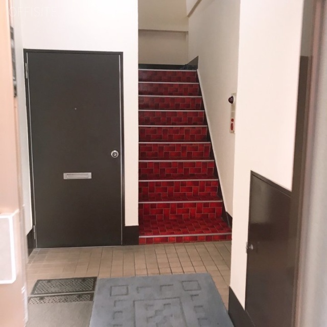豊永ビル エントランス