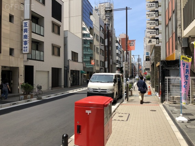 浅井ビル ビル前面道路
