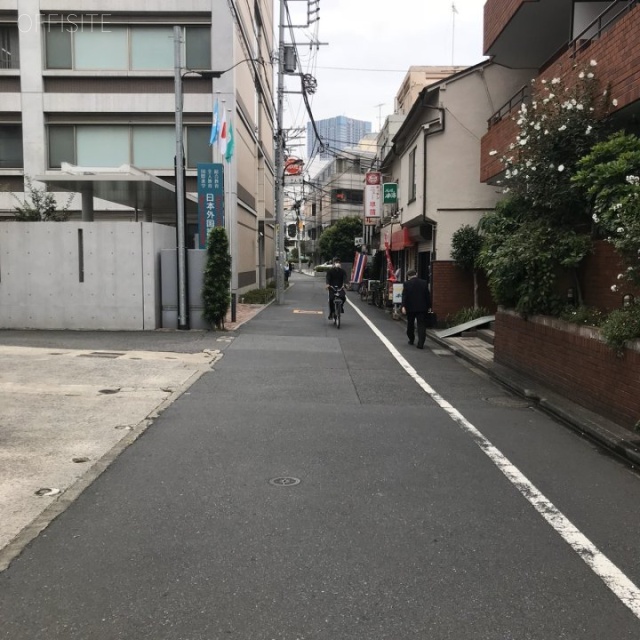 フジイビル ビル前面道路