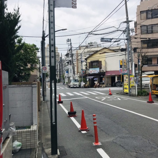 ランセス原宿ビル ビル前面道路