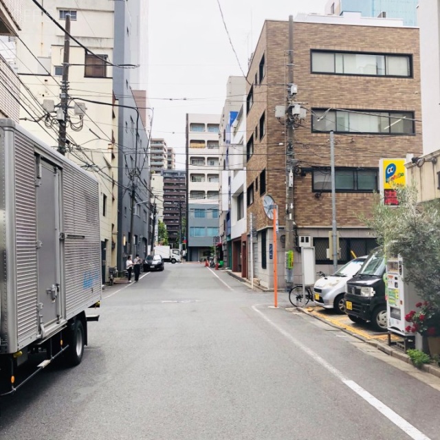 大陸ビル ビル前面道路