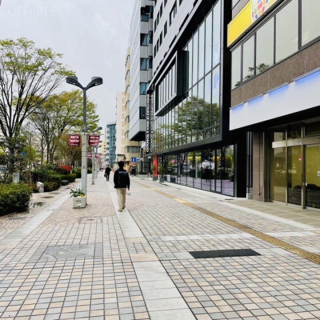 テイエヌビルディング　前面歩道