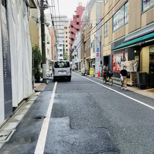 本郷トーセイビルⅣ ビル前面道路