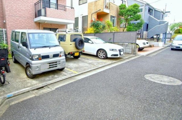 等々力5丁目 平置き月極駐車場ビル 外観