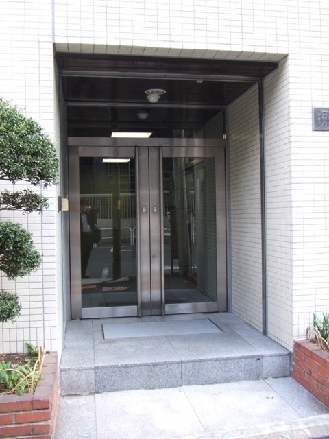 柳川ビル エントランス