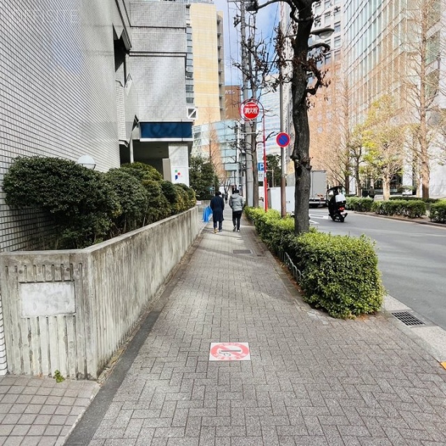 トーアホワイトハイツ 前面歩道