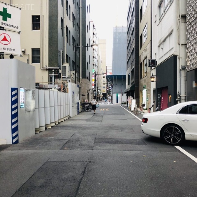GINZA745　ビル前面道路
