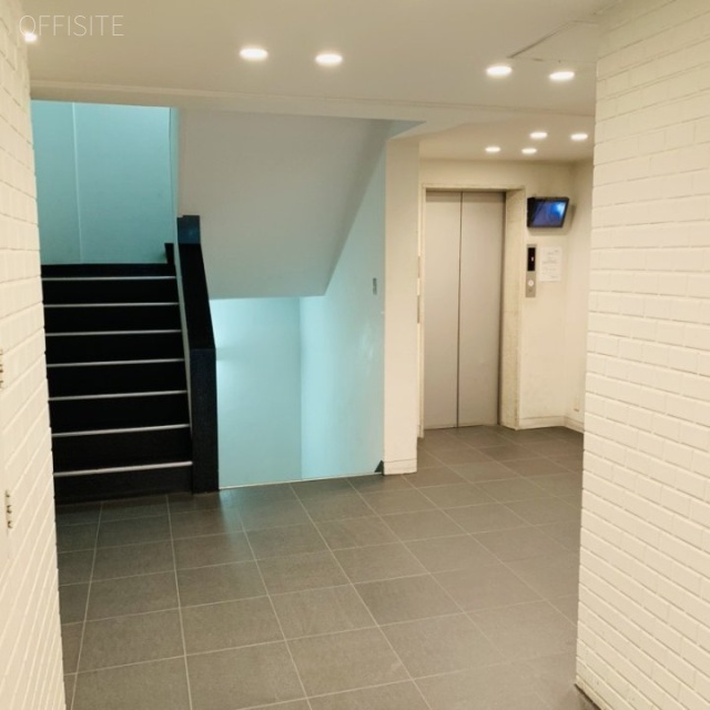 新京橋ビル エレベーターホール