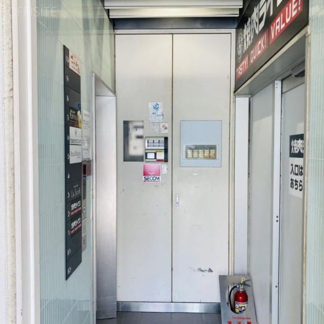 西新宿甲州ビル エントランス