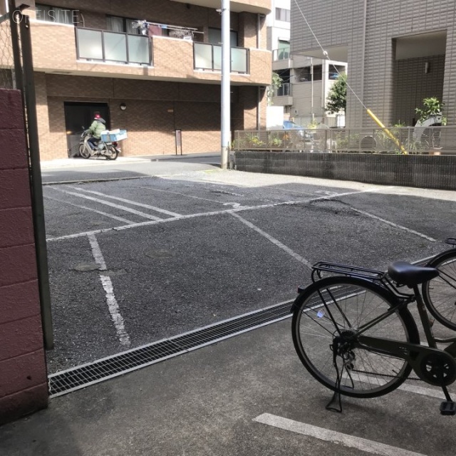 第2開新社ビル 駐車場