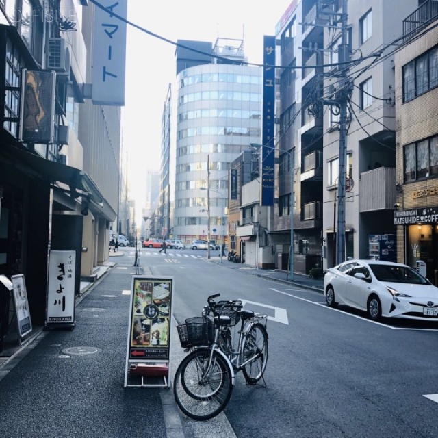 千代田会館 ビル前面道路