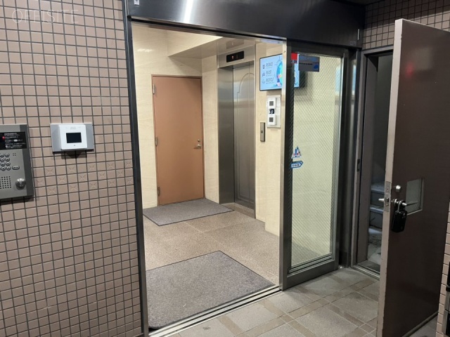 センチュリー三田ビル エントランス