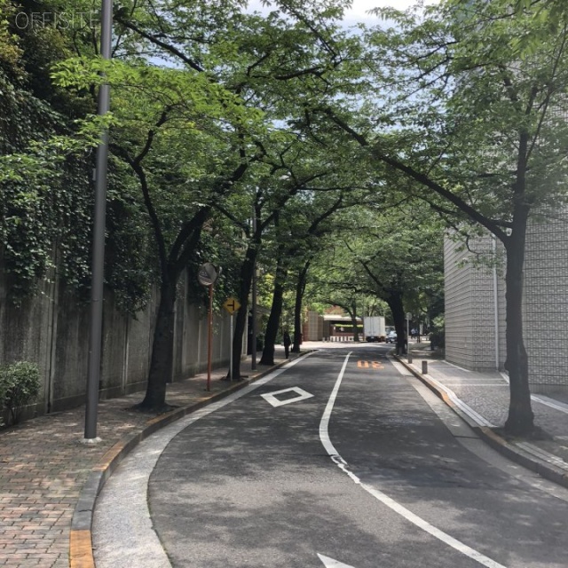 アークヒルズエグゼクティブタワー ビル前面道路