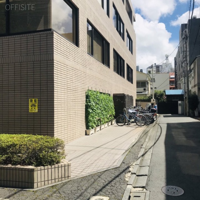 西新宿ワイビル 外観
