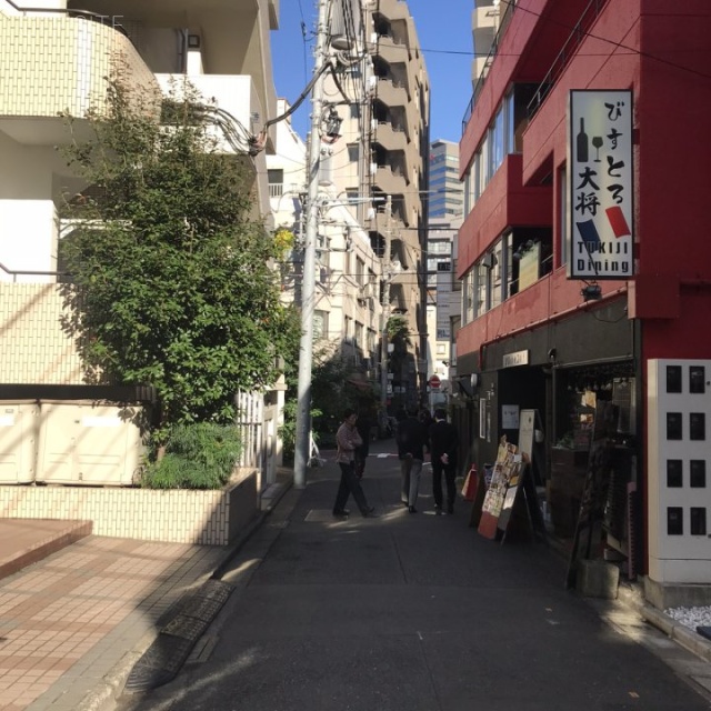 小倉ビル ビル前面道路