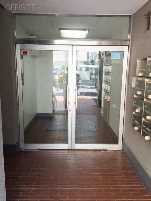 東冷ビル エントランス