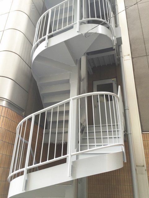 サンライズ升和ビル 階段