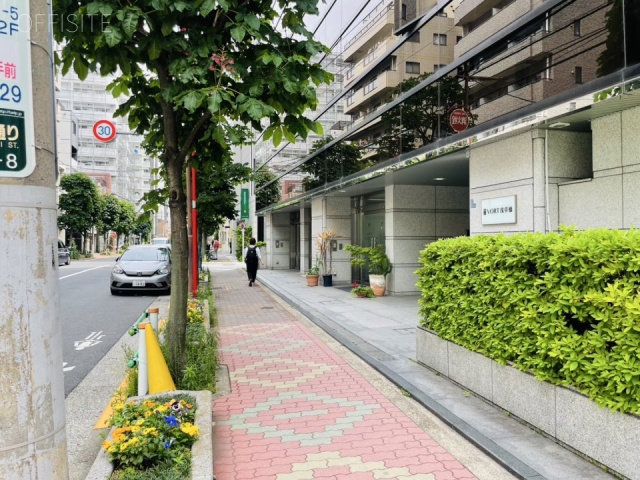 VORT浅草橋　前面歩道