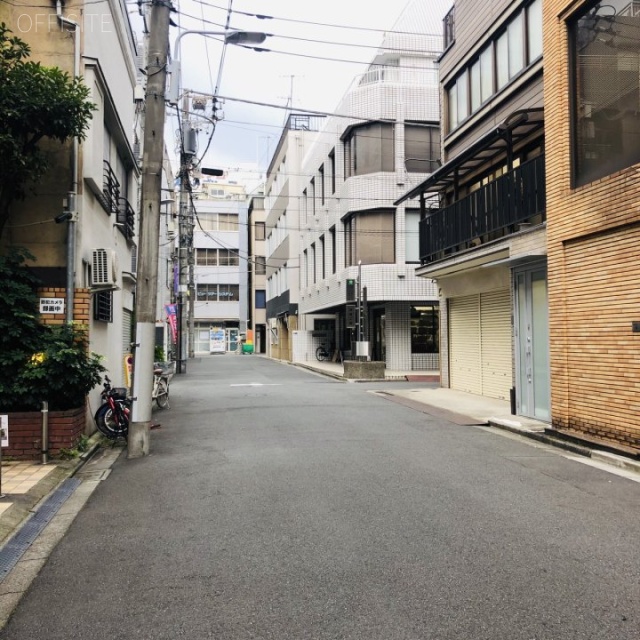 五光ビル ビル前面道路