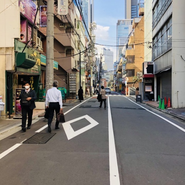 酪農会館ビル ビル前面道路