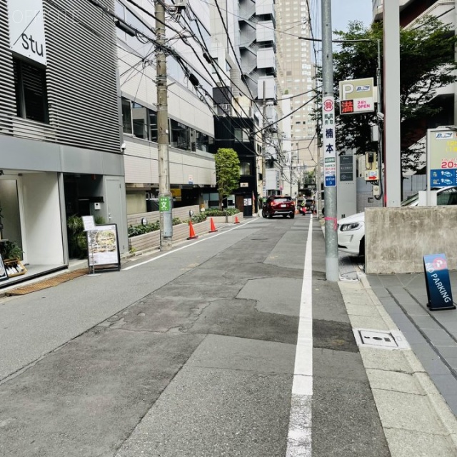 渋谷TSKビル ビル前面道路