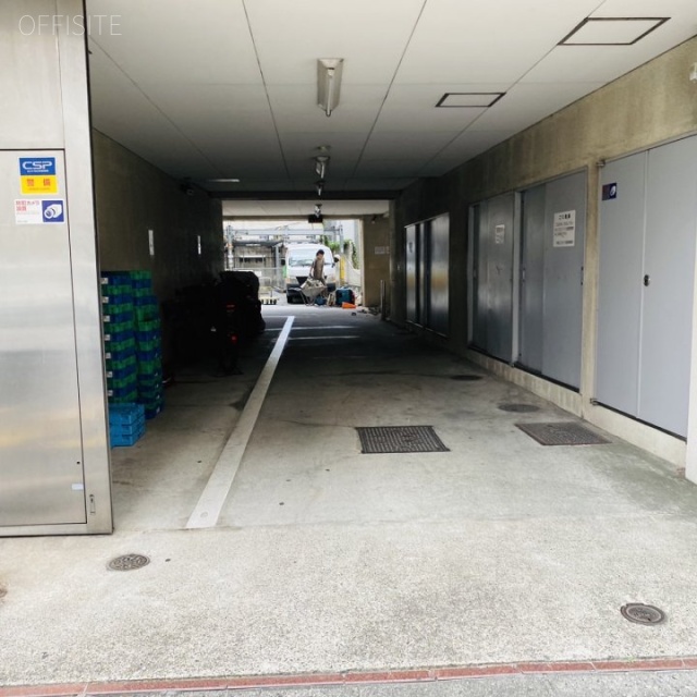 新宿ヒロセビル 駐車場