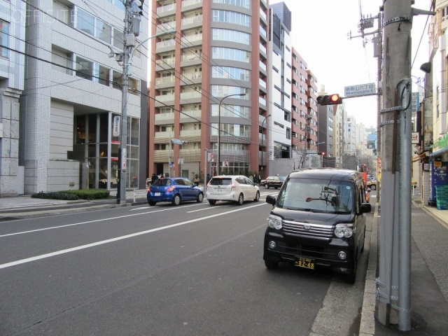 トヨタ19ビル ビル前面道路