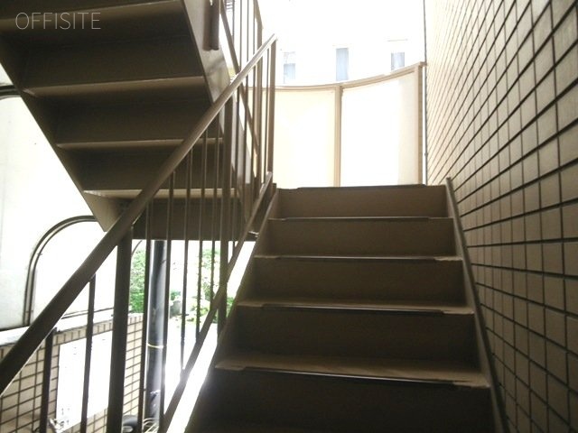 築地K&R TODAビル　階段