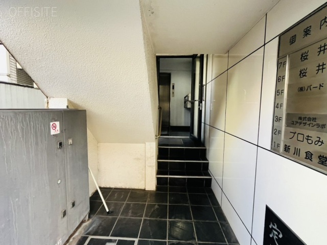 桜井ビル 3階 24.14坪　エントランス