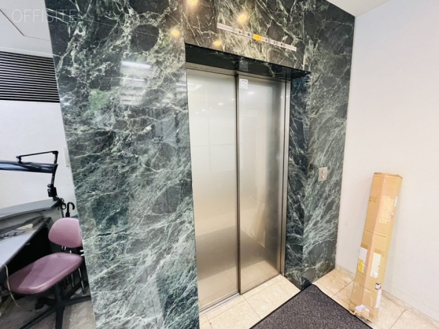 ジュニアー千駄ヶ谷　エントランス