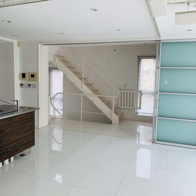 神宮前2丁目戸建 1階【1F～3F】 40.98坪　室内