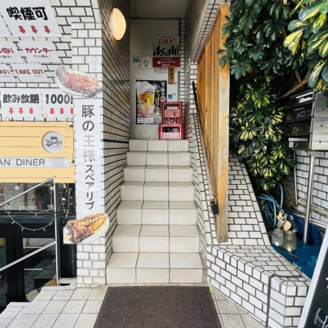 RES代々木ビル オフィスビル出入口