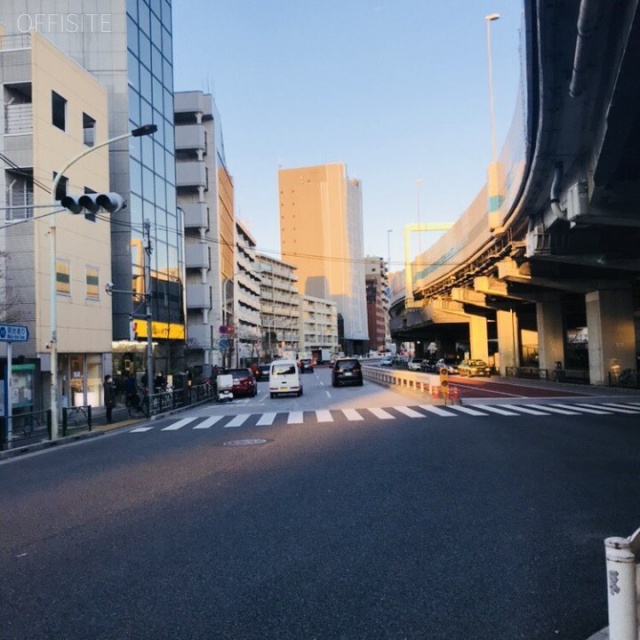 南麻布ビル ビル前面道路