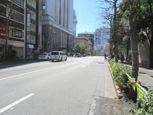 タニグチビル ビル前面道路