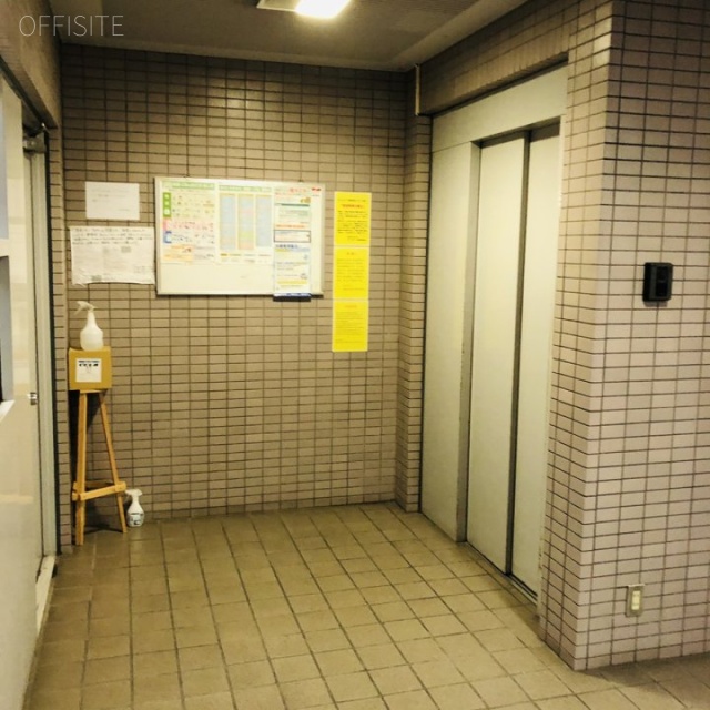 クインズコート新宿 エントランス