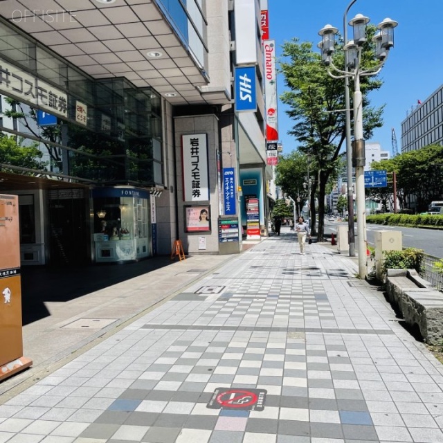 コスモ栄ビル 前面歩道