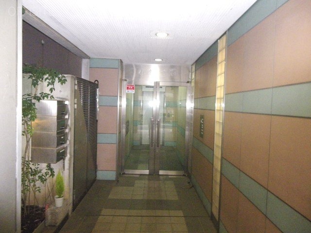 西新宿小林ビル エントランス