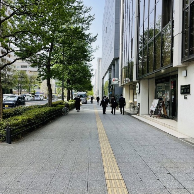 仙台ビルディング駅前館 前面歩道