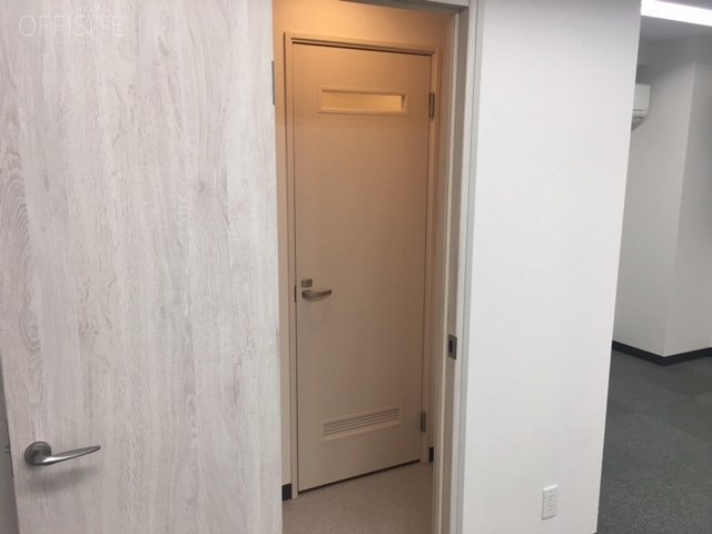 オカベビル A棟2階 トイレ入口