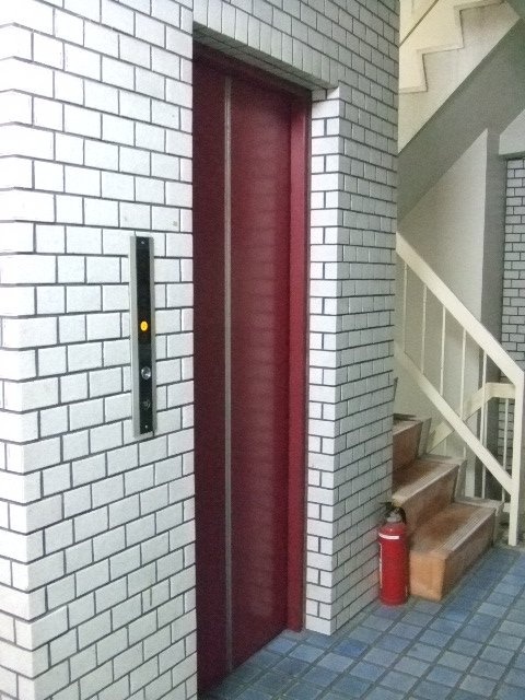 千駄ヶ谷エレガンスビル エレベーター