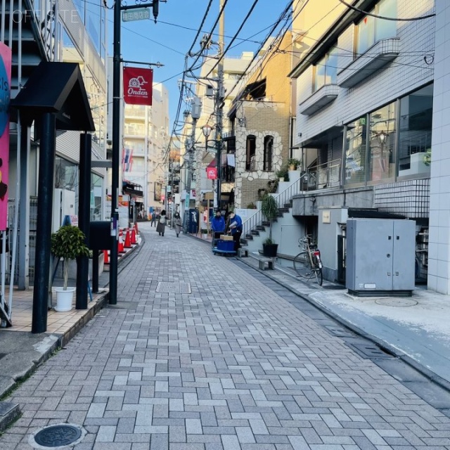 神宮前YOビル 前面道路