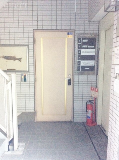 東新ビル エントランスホール