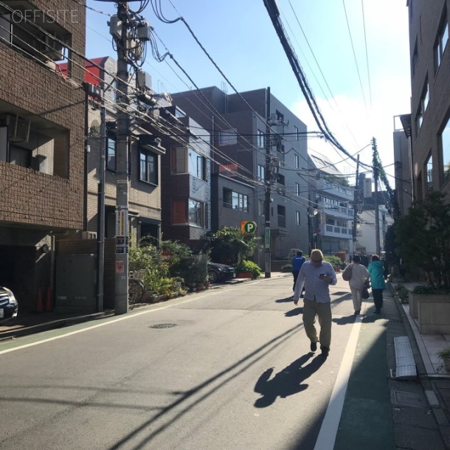 Fビル ビル前面道路