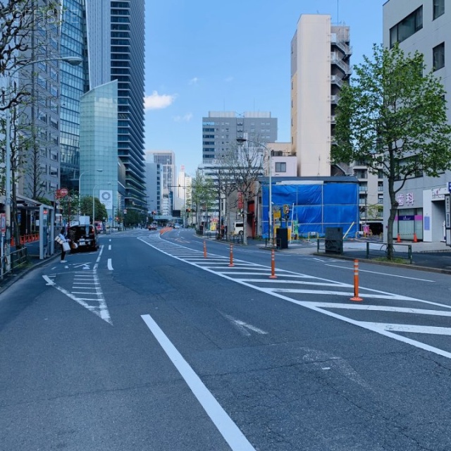 愛宕山弁護士ビル ビル前面道路