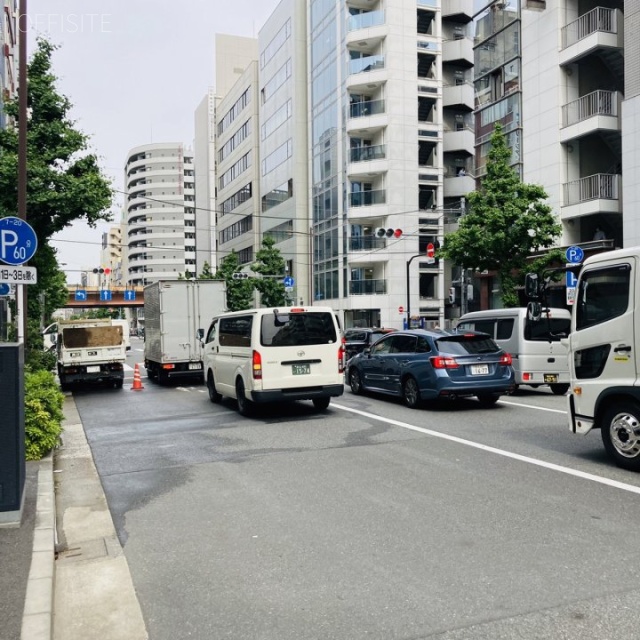 松崎ビル ビル前面道路