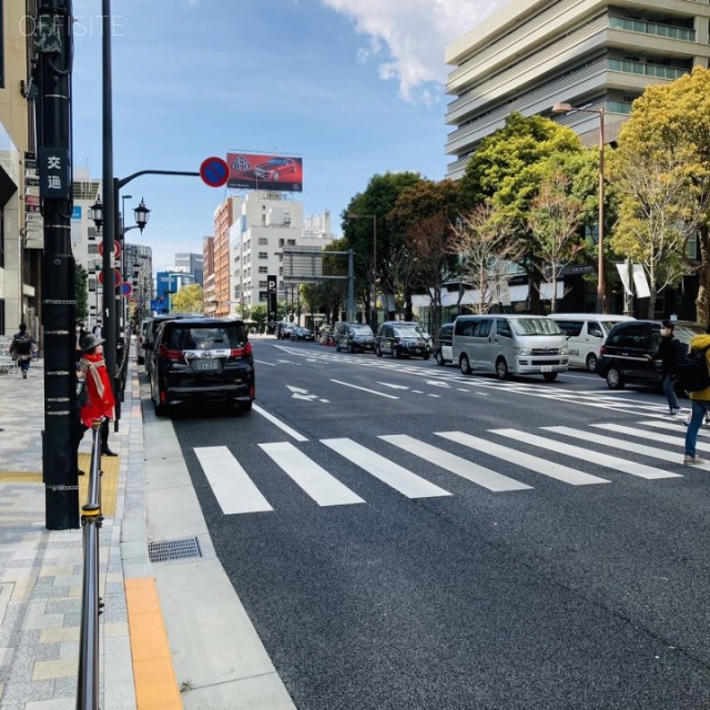 ハイホーム六本木ビル ビル前面道路
