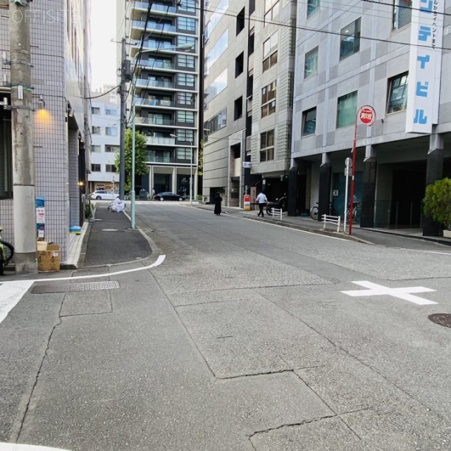 AZ Ginza East　ビル前面道路