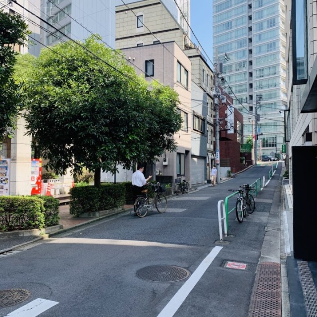 麹町ビル4610 ビル前面道路