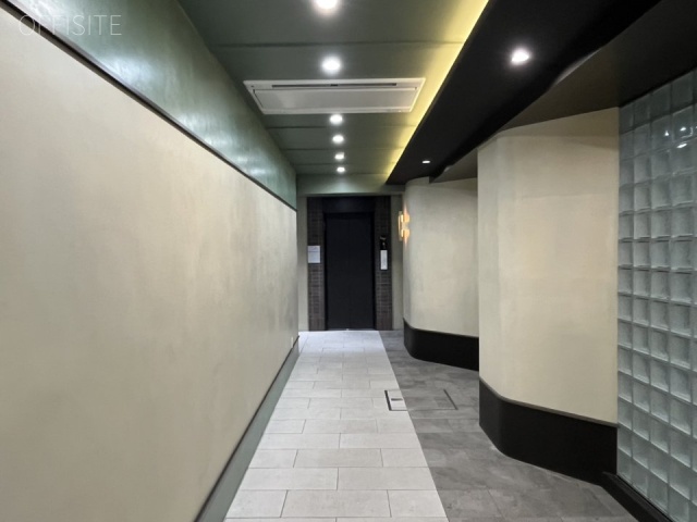 NOVEL WORK Kodenmacho　エントランス